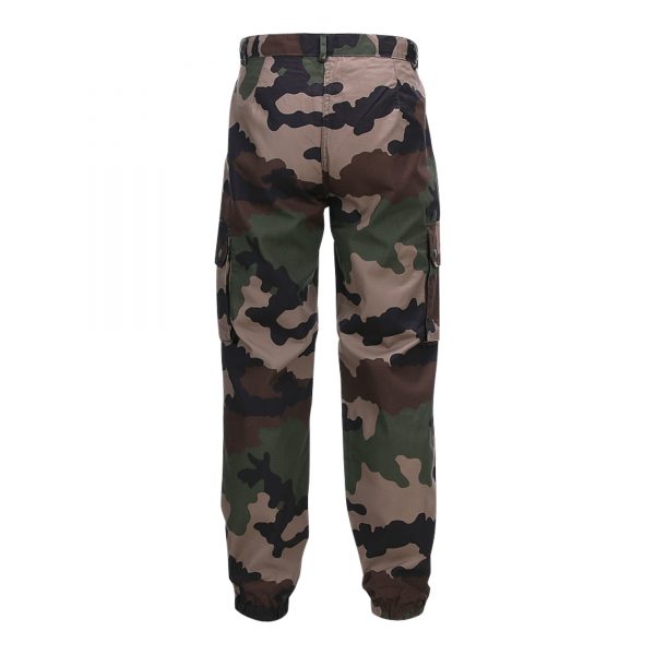 111305 F2 suit broek Recon1 <big>F2 suit broek recon Ripstop Franse Camo</big> <big><strong>Kenmerken:</strong></big> <ul> <li><big>Broek gemaakt van 65% polyester en 35% katoen</big></li> <li><big>Voorzien van 4 zakken aan de voorzijde</big></li> <li><big>Elastiek aan onderzijde van de broekspijp</big></li> </ul>