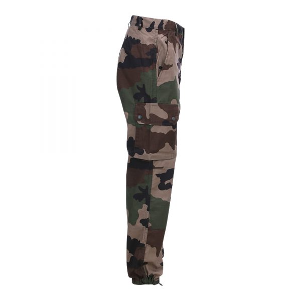 111305 F2 suit broek Recon2 <big>F2 suit broek recon Ripstop Franse Camo</big> <big><strong>Kenmerken:</strong></big> <ul> <li><big>Broek gemaakt van 65% polyester en 35% katoen</big></li> <li><big>Voorzien van 4 zakken aan de voorzijde</big></li> <li><big>Elastiek aan onderzijde van de broekspijp</big></li> </ul>