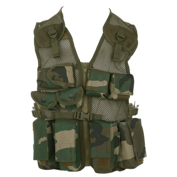 129763 51 129763 51 01 Laat je kinderen het avontuur beleven met het 101 INC® Kids Tactical Vest. Dit vest is ideaal voor buitenspelen en kinderfeestjes, volledig verstelbaar en gemaakt van duurzaam 100% nylon. Met handige vakjes om kleine schatten in op te bergen. Een must-have voor elke kleine avonturier!