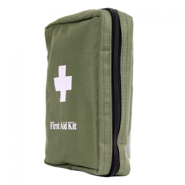 FIRST AID KIT MEDIC BAG1 First Aid Kit medic tas gemaakt van 100% nylon. <strong>Inhoud: </strong> <ul> <li>Watten staafjes 10 stuks</li> <li>Alcohol gedrenkte doekjes 4 stuks</li> <li>Schaar 1 stuk</li> <li>Plastic pincet 1 stuk</li> <li>Flexibele stof bandages 8 stuks</li> <li>Gaasjes 5 stuks</li> <li>Flexibele bandage 1 stuk</li> <li>Hechtpleister 1 stuk</li> <li>Latex handschoen 1 stuk</li> <li>7,5 cm gaasverband 7,5 cm 5 stuks</li> <li>5 cm gaasverband 5 cm 5 stuks</li> <li>Driehoekige bandages 2 stuks</li> <li>Veiligheids spelden 4 stuks</li> <li>Mond op mond beademings kapje 1 stuk</li> <li>Tas 1 stuk</li> </ul> <strong>Afmetingen:</strong> 14 x 20 x 5 cm <div class="colordesc">groen</div>