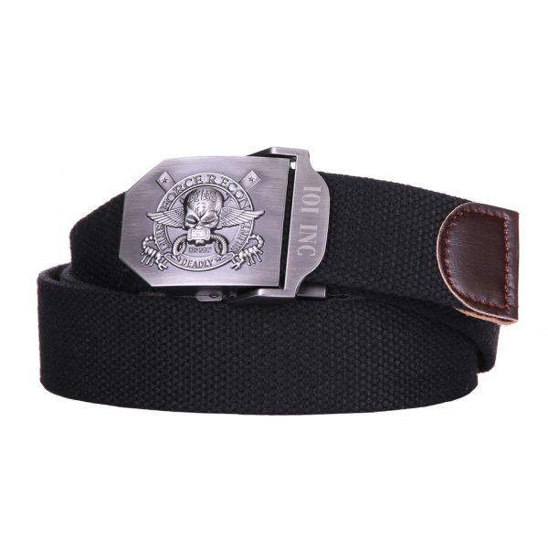 TROPENKOPPEL STYLE 6 FORCE RECON2 De Tropenkoppel Style 6 Force Recon is een stevige en duurzame riem, ontworpen voor comfort en functionaliteit. Gemaakt van 100% katoen/canvas, biedt deze riem zowel duurzaamheid als ademend vermogen, wat ideaal is voor gebruik in warme klimaten. De riem heeft een breedte van 35 mm, wat zorgt voor een comfortabele pasvorm en voldoende ondersteuning. De metalen schuifgesp geeft de riem niet alleen een robuuste uitstraling, maar zorgt ook voor een betrouwbare sluiting die gemakkelijk aan te passen is. Of je nu op avontuur gaat of de riem dagelijks wilt dragen, het Tropenkoppel Style 6 Force Recon is ontworpen om aan je behoeften te voldoen. <div class="colordesc">groen</div> <div class="colorimg"><a href="https://dedump.nl/wp-content/uploads/2019/07/groen.jpg"><img class="alignnone size-full wp-image-18948" src="https://dedump.nl/wp-content/uploads/2019/07/groen.jpg" alt="" width="171" height="26" /></a></div> <div></div> <div> <div class="colordesc">coyote</div> <div class="colorimg"><a href="https://dedump.nl/wp-content/uploads/2018/07/coyote_112.jpg"><img class="alignnone size-full wp-image-22519" src="https://dedump.nl/wp-content/uploads/2018/07/coyote_112.jpg" alt="" width="50" height="50" /></a></div> </div> <div></div> <div> <div class="colordesc">zwart</div> <div class="colorimg"><a href="https://dedump.nl/wp-content/uploads/2019/07/glans-zwart.jpg"><img class="alignnone size-full wp-image-18945" src="https://dedump.nl/wp-content/uploads/2019/07/glans-zwart.jpg" alt="" width="171" height="26" /></a></div> </div>