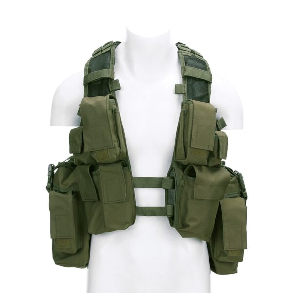 Tactical vest 1 Ons Tactical Vest biedt ongeëvenaarde prestaties en gebruiksgemak in het veld. Vervaardigd van duurzaam 100% nylon, is dit vest ontworpen om lang mee te gaan en bestand te zijn tegen de zwaarste omstandigheden. Met verstelbare banden voor een perfecte pasvorm en talrijke zakken voor het opbergen van essentiële uitrusting, biedt dit vest alles wat je nodig hebt voor elke missie of outdooractiviteit. <div class="colordesc">Groen</div> <div class="colorimg"><a href="https://dedump.nl/wp-content/uploads/2019/07/groen.jpg"><img class="alignnone size-full wp-image-18948" src="https://dedump.nl/wp-content/uploads/2019/07/groen.jpg" alt="" width="171" height="26" /></a></div> <div></div> <div> <div class="colordesc">Zwart</div> <div class="colorimg"><a href="https://dedump.nl/wp-content/uploads/2019/07/glans-zwart.jpg"><img class="alignnone size-full wp-image-18945" src="https://dedump.nl/wp-content/uploads/2019/07/glans-zwart.jpg" alt="" width="171" height="26" /></a></div> </div> <div></div> <div> <div class="colordesc">Woodland</div> <div class="colorimg"><a href="https://dedump.nl/wp-content/uploads/2019/07/woodland.jpg"><img class="alignnone size-full wp-image-18987" src="https://dedump.nl/wp-content/uploads/2019/07/woodland.jpg" alt="" width="171" height="26" /></a></div> </div> <div></div> <div> <div class="colordesc">Digital Camo</div> <div class="colorimg"><a href="https://dedump.nl/wp-content/uploads/2019/07/digital-camo-1.jpg"><img class="alignnone size-full wp-image-18937" src="https://dedump.nl/wp-content/uploads/2019/07/digital-camo-1.jpg" alt="" width="171" height="26" /></a></div> </div>