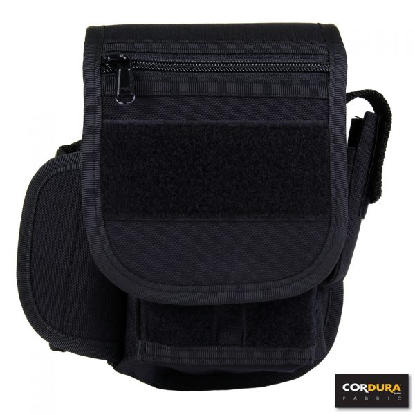 UTILITY POUCH KEY MAGAZINE CORDURA DP220 Universele sleutel/magazijn houder van 100% Cordura. Tas is voorzien van een sleutel houder, een M4/AR-15, of 2 pistool magazijnen, mini zaklamp houder. Aan de voorkant heeft de houder een ritsvak. Grote opberg vak voor oa notitie boekjes, enz. Voorzien van een riemlus met drukknoop sluiting. Afmeting: 19,5 x 20 x 9 cm. <div class="colordesc">zwart</div> <div class="colorimg"><img src="https://www.vanosimports.nl/image/00046/m5track/13.jpg" alt="13" /></div>
