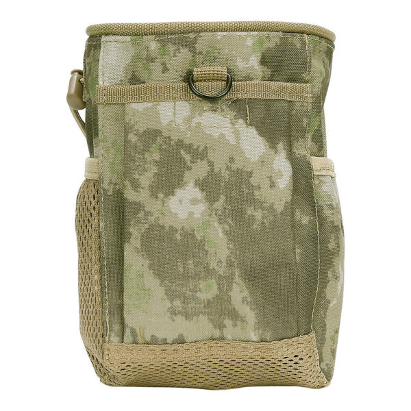 359540 103 01 Deze <strong>opvouwbare dump pouch</strong> van <strong>101 INC</strong> is een onmisbare accessoire voor iedereen die actief bezig is met tactische operaties, airsoft of outdoor activiteiten. Gemaakt van <strong>100% nylon</strong>, met <strong>klittenbandsluiting</strong>, <strong>trekkoord</strong> en <strong>Molle clips</strong> voor eenvoudige bevestiging. Compact, lichtgewicht en toch duurzaam. <strong>Belangrijkste voordelen:</strong> <ul> <li><strong>Opvouwbaar design</strong> voor gemakkelijke opslag</li> <li><strong>100% nylon</strong>: lichtgewicht en slijtvast</li> <li>Voorzien van <strong>klittenband, trekkoord en Molle clips</strong></li> <li>Geschikt voor gebruik tijdens tactische operaties, airsoft en outdoor activiteiten</li> <li><strong>Compacte afmeting</strong>: 20 x 14,5 x 12 cm</li> </ul>