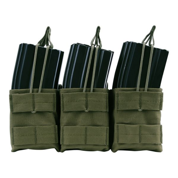 359858 Triple stacker M4 mag pouch2 De Triple stacker M4 mag pouch. Deze mooie en kwalitatieve goedgevormde pouch biedt plaats aan zes M4 / M16 magazijnen. De pouch is voorzien van MOLLE bevestiging voor de enige juiste connectie met uw vest of andere MOLLE-gear. <strong>Afmeting: </strong>9 x 24 x 5 cm <div class="colordesc">icc fg</div> <div class="colorimg"><a href="https://dedump.nl/wp-content/uploads/2019/07/icc-fg.jpg"><img class="alignnone size-full wp-image-18950" src="https://dedump.nl/wp-content/uploads/2019/07/icc-fg.jpg" alt="" width="171" height="26" /></a></div> <div></div> <div> <div class="colordesc">groen</div> <div class="colorimg"><a href="https://dedump.nl/wp-content/uploads/2019/07/groen.jpg"><img class="alignnone size-full wp-image-18948" src="https://dedump.nl/wp-content/uploads/2019/07/groen.jpg" alt="" width="171" height="26" /></a></div> </div> <div></div> <div> <div class="colordesc">zwart</div> <div class="colorimg"><a href="https://dedump.nl/wp-content/uploads/2019/07/glans-zwart.jpg"><img class="alignnone size-full wp-image-18945" src="https://dedump.nl/wp-content/uploads/2019/07/glans-zwart.jpg" alt="" width="171" height="26" /></a></div> </div>