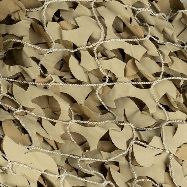 Camonet 6 X 3 M5 Onze camonet van 6 x 3 meter is een camouflagenet van hoge kwaliteit, ontworpen voor maximale prestaties en duurzaamheid. Met een achterkant voorzien van touw en knopen voor eenvoudige bevestiging, is deze camonet perfect geschikt voor buitenactiviteiten. Het waterdichte materiaal is rot- en schimmelwerend, terwijl de verhoogde UV-behandeling zorgt voor een langere levensduur, zelfs in vochtige omstandigheden.