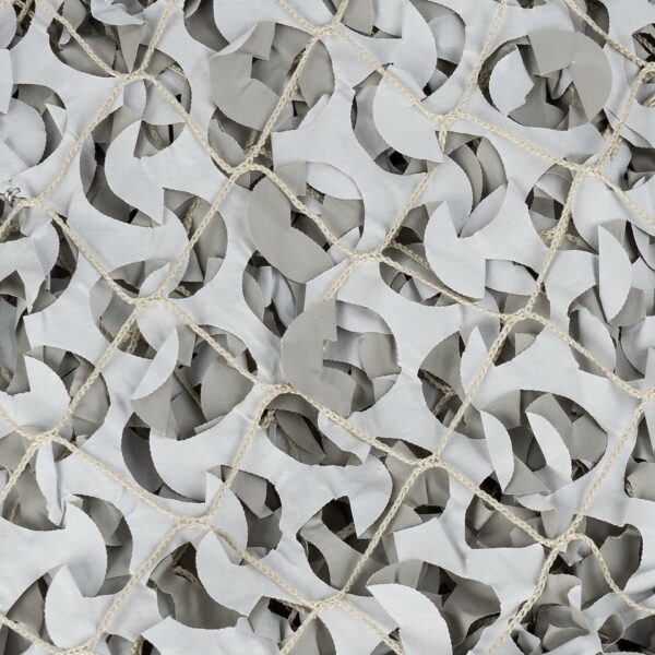 Camonet 6 X 3 M9 Onze camonet van 6 x 3 meter is een camouflagenet van hoge kwaliteit, ontworpen voor maximale prestaties en duurzaamheid. Met een achterkant voorzien van touw en knopen voor eenvoudige bevestiging, is deze camonet perfect geschikt voor buitenactiviteiten. Het waterdichte materiaal is rot- en schimmelwerend, terwijl de verhoogde UV-behandeling zorgt voor een langere levensduur, zelfs in vochtige omstandigheden.