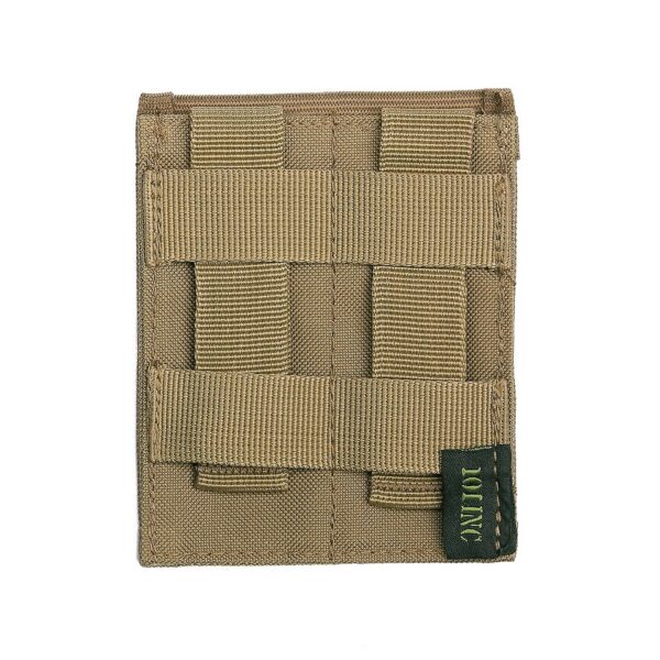 Double elastic magazine pistol pouch LQ16011 255 Elastische magazijnpouch voor 2 pistool magazijnen. Gemaakt van 100% nylon. <strong>Pouch is geschikt voor de magazijnen van:</strong> <ul> <li>Glock 17, 19</li> <li>Sig Sauer P220, P226, P228</li> <li>Colt 1911</li> <li>Baretta 92F (M9)</li> <li>Smith & Wesson M&P 9 serie</li> <li>Browning Hi-Power</li> <li>Walter PPQ</li> </ul> <strong>Afmeting: </strong>10 x 13 x 0.5 cm Let op! De kleur ICC FG is aan de voorzijde effen groen en aan de achterzijde (molle) in de camo kleur. <div class="colordesc">icc fg</div> <div class="colorimg"><a href="https://dedump.nl/wp-content/uploads/2019/07/icc-fg.jpg"><img class="alignnone size-full wp-image-18950" src="https://dedump.nl/wp-content/uploads/2019/07/icc-fg.jpg" alt="" width="171" height="26" /></a></div> <div></div> <div> <div class="colordesc">groen</div> <div class="colorimg"><a href="https://dedump.nl/wp-content/uploads/2019/07/groen.jpg"><img class="alignnone size-full wp-image-18948" src="https://dedump.nl/wp-content/uploads/2019/07/groen.jpg" alt="" width="171" height="26" /></a></div> </div> <div></div> <div> <div class="colordesc">coyote</div> <div class="colorimg"><a href="https://dedump.nl/wp-content/uploads/2018/07/coyote_112.jpg"><img class="alignnone size-full wp-image-22519" src="https://dedump.nl/wp-content/uploads/2018/07/coyote_112.jpg" alt="" width="50" height="50" /></a></div> </div> <div></div> <div> <div class="colordesc">zwart</div> <div class="colorimg"><a href="https://dedump.nl/wp-content/uploads/2019/07/glans-zwart.jpg"><img class="alignnone size-full wp-image-18945" src="https://dedump.nl/wp-content/uploads/2019/07/glans-zwart.jpg" alt="" width="171" height="26" /></a></div> </div>