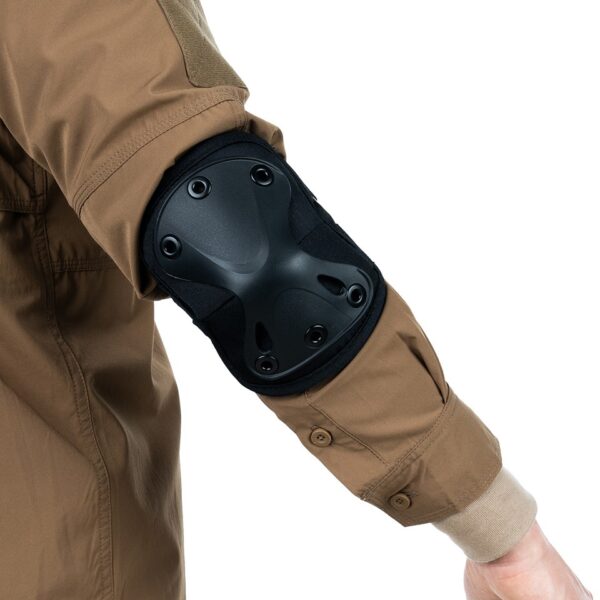 Elleboog bescherming in net33 Elleboog bescherming 101 INC van nylon en plastic. <div class="colordesc">groen</div> <div><a href="https://dedump.nl/wp-content/uploads/2019/07/groen.jpg"><img class="alignnone size-full wp-image-18948" src="https://dedump.nl/wp-content/uploads/2019/07/groen.jpg" alt="" width="171" height="26" /></a></div> <div></div> <div> <div class="colordesc">zwart</div> <div class="colorimg"><a href="https://dedump.nl/wp-content/uploads/2019/07/glans-zwart.jpg"><img class="alignnone size-full wp-image-18945" src="https://dedump.nl/wp-content/uploads/2019/07/glans-zwart.jpg" alt="" width="171" height="26" /></a></div> </div> <div></div> <div> <div class="colordesc">khaki</div> <div class="colorimg"><a href="https://dedump.nl/wp-content/uploads/2019/07/khaki.jpg"><img class="alignnone size-full wp-image-18955" src="https://dedump.nl/wp-content/uploads/2019/07/khaki.jpg" alt="" width="171" height="26" /></a></div> </div>