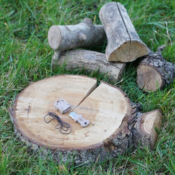 Pocket tool EX0025 Pocket tool EX 002 Materiaal: gehard 440C roestvrij staal blade en rubber overgoten grip. <div class="colordesc">groen</div> <div class="colorimg"><a href="https://dedump.nl/wp-content/uploads/2019/07/groen.jpg"><img class="alignnone size-full wp-image-18948" src="https://dedump.nl/wp-content/uploads/2019/07/groen.jpg" alt="" width="171" height="26" /></a></div> <div></div> <div> <div class="colordesc">coyote</div> <div><a href="https://dedump.nl/wp-content/uploads/2018/07/coyote_112-e1567862860556.jpg"><img class="alignnone size-full wp-image-22519" src="https://dedump.nl/wp-content/uploads/2018/07/coyote_112-e1567862860556.jpg" alt="" width="50" height="50" /></a></div> </div> <div> <div class="colorimg"></div> </div>