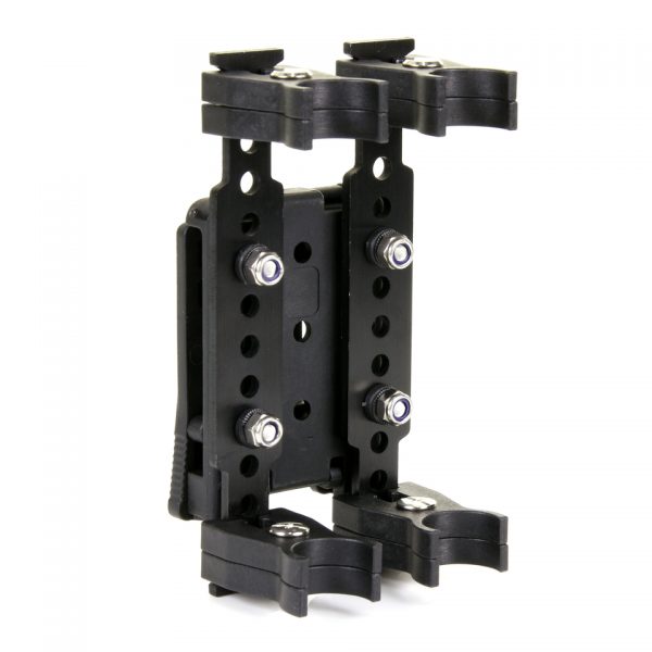 SHOTSHELL CARRIER MEDIUM TB1071 Shotshell carrier medium <strong>Kenmerken:</strong> <ul> <li>4 x 12ga houder voor gemakkelijke toegang</li> <li>Meerdere montageposities</li> <li>Riem clip opgenomen, accepteert riemen tot 2-1 / 4 inch breed</li> </ul> <div class="colordesc">zwart</div>