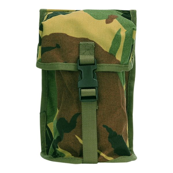 352060 Munitietas KL A Munitietas KL A van 100% nylon/cordura. Deze munitietas beschikt over een MOLLE systeem. <strong>Afmeting: </strong>13 x 20 cm <div class="colordesc">nl camo</div> <div class="colorimg"><a href="https://dedump.nl/wp-content/uploads/2019/07/nl-camo.jpg"><img class="alignnone size-full wp-image-18965" src="https://dedump.nl/wp-content/uploads/2019/07/nl-camo.jpg" alt="" width="171" height="26" /></a></div> <div></div> <div> <div class="colordesc">digital camo</div> <div class="colorimg"><a href="https://dedump.nl/wp-content/uploads/2019/07/digital-camo-1.jpg"><img class="alignnone size-full wp-image-18937" src="https://dedump.nl/wp-content/uploads/2019/07/digital-camo-1.jpg" alt="" width="171" height="26" /></a></div> </div> <div></div> <div> <div class="colordesc">acu</div> <div class="colorimg"><a href="https://dedump.nl/wp-content/uploads/2019/07/acu-1.jpg"><img class="alignnone size-full wp-image-18921" src="https://dedump.nl/wp-content/uploads/2019/07/acu-1.jpg" alt="" width="171" height="26" /></a></div> </div>