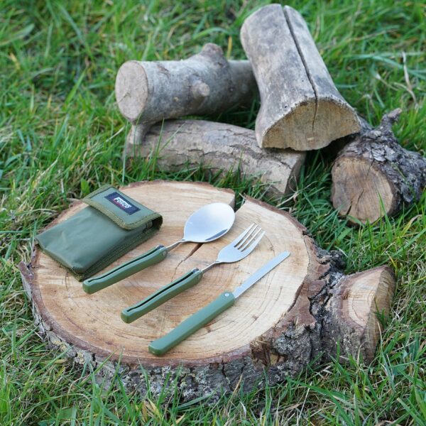 Bestek 3 delig opvouwbaar3 Bestek opvouwbaar van 100% metaal verpakt in een nylon hoesje. <div class="colordesc">groen</div> <div class="colorimg"><a href="https://dedump.nl/wp-content/uploads/2019/07/groen.jpg"><img class="alignnone size-full wp-image-18948" src="https://dedump.nl/wp-content/uploads/2019/07/groen.jpg" alt="" width="171" height="26" /></a></div> <div></div> <div> <div class="colordesc">zwart</div> <div class="colorimg"><a href="https://dedump.nl/wp-content/uploads/2019/07/glans-zwart.jpg"><img class="alignnone size-full wp-image-18945" src="https://dedump.nl/wp-content/uploads/2019/07/glans-zwart.jpg" alt="" width="171" height="26" /></a></div> </div>