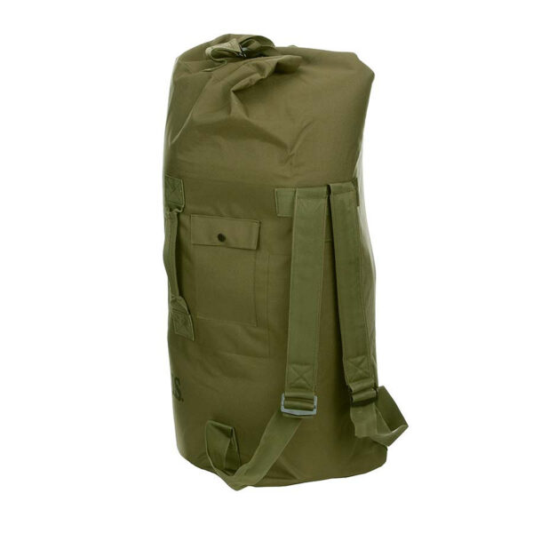 353606 11 01 De Plunje-rugzak, gemaakt van robuust 100% polyester, biedt veelzijdigheid met draagstraps voor rugzakfunctionaliteit. Met handvat, schouderband, en 6 metalen ringen voor gemakkelijke sluiting. Een eenvoudig ontwerp met een ruime inhoud van 110 liter. <strong>Afmeting: </strong>30 x 30 x 90 cm