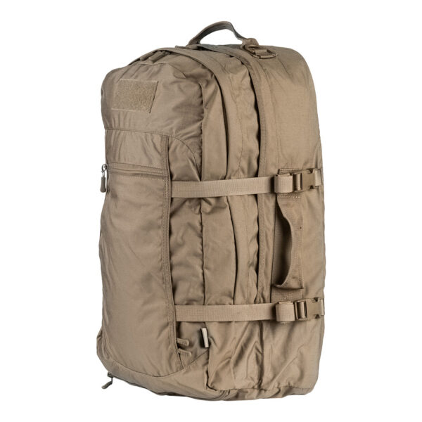 351618 112 01 De <strong>TF-2215 TravelMate Rugzak Gen.2</strong> is dé veelzijdige rugzak voor avonturiers, reizigers en outdoorliefhebbers. Met een ruime inhoud van <strong>45 liter</strong> en een <strong>ergonomisch design</strong> biedt deze rugzak ultiem draagcomfort en optimale organisatie voor al je uitrusting. Of je nu op een <strong>backpacktrip</strong>, een <strong>lange hike</strong>, of een <strong>stedentrip</strong> gaat, deze rugzak is ontworpen om aan al je eisen te voldoen. Dankzij de <strong>tactische en praktische indeling</strong> is deze rugzak geschikt voor zowel <strong>dagelijks gebruik als extreme omstandigheden</strong>. Hij voldoet bovendien aan de handbagage-eisen van veel luchtvaartmaatschappijen, wat hem perfect maakt voor vliegreizen. De <strong>weg te ritsen schouderbanden</strong> zorgen ervoor dat je hem snel kunt omvormen tot een handtas of compacte reistas. De <strong>Gen.2-versie</strong> van de TravelMate rugzak is verder verbeterd met <strong>extra padding in de draagstraps</strong> en een <strong>versterkt rugpand</strong>, wat zorgt voor meer stabiliteit en draagcomfort, zelfs bij langdurig gebruik en zware bepakking.