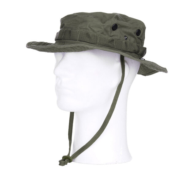 213162 125 01 De <strong>101 INC Bush Hoed</strong> is een veelzijdige en aanpasbare hoed, perfect voor outdooractiviteiten, kamperen, en survivaltochten. Gemaakt van een duurzame mix van <strong>65% polyester en 35% katoen</strong>, is deze hoed lichtgewicht, comfortabel, en bestand tegen diverse weersomstandigheden. Een uniek kenmerk van deze hoed is de <strong>memory wire</strong> in de rand, waarmee je de hoed volledig naar wens kunt modelleren of plooien. Hierdoor kun je de hoed aanpassen aan je persoonlijke stijl of aan specifieke omstandigheden, zoals het bieden van extra schaduw of een betere pasvorm. <ul> <li><strong>Memory wire:</strong> Dankzij de interne metaaldraad is de rand van de hoed gemakkelijk te modelleren naar jouw voorkeur.</li> <li><strong>Lichtgewicht en duurzaam:</strong> Gemaakt van een sterke, onderhoudsvriendelijke mix van polyester en katoen.</li> <li><strong>Veelzijdig ontwerp:</strong> Geschikt voor outdooractiviteiten, survivaltochten, en casual gebruik.</li> <li><strong>Comfortabel:</strong> Zacht en ademend materiaal, ideaal voor langdurig gebruik in warme of uitdagende omgevingen.</li> </ul> <strong>Gewicht (gr):</strong> 120 <strong>Merk:</strong> 101 INC <strong>Materiaal:</strong> 65% polyester en 35% katoen