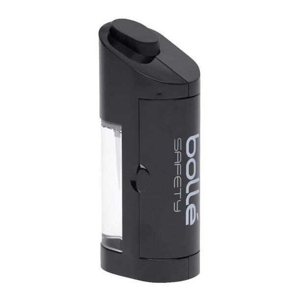 Bolle B200 Anti fog kit spray 30 ml 201 B-Clean werd gecertificeerd door het laboratorium COLTS en is het nieuwe assortiment schoonmaakproducten van Bollé Safety dat een optimale schoonmaak garandeert. Het is een formule op basis van water, zonder alcohol en zonder silicone en is aangepast aan alle lenzen. <strong>Eigenschappen:</strong> * Anti-fog kit: 30ml anti-fog en anti-statische reinigingsvloeistof * Wasbare microvezeldoek <div class="colordesc">blank/neutraal</div>