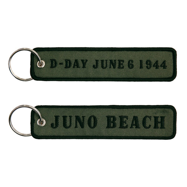 251305 1588 75 01 <p>De Sleutelhanger D-Day Juno Beach #86 is een stijlvolle en praktische accessoire, vervaardigd van 100% hoogwaardig nylon. Met een afmeting van 12,5 x 3 cm is deze sleutelhanger ideaal voor het organiseren van je sleutels, terwijl het ook een eerbetoon is aan de geschiedenis van D-Day. Verkrijgbaar in diverse kleuren, voegt deze sleutelhanger een uniek accent toe aan je dagelijkse uitrusting.</p>