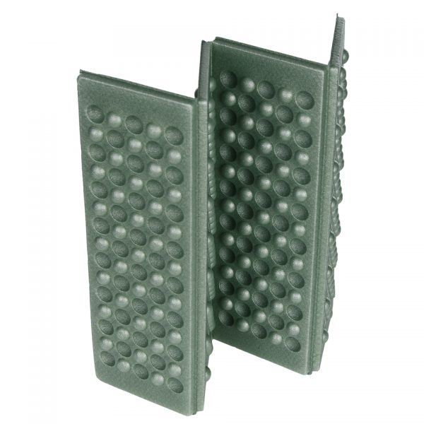 OPVOUWBAAR ZITKUSSEN1 Opvouwbaar zitkussen gemaakt van schuimrubber. <ul> <li>Opvouwbaar</li> <li>Lichtgewicht</li> <li>Geeft veel comfort</li> <li>Ideaal om mee te nemen tijdens het wandelen of andere outdoor activiteiten</li> <li>Houdt uw kleding schoon en droog</li> </ul> <div class="colordesc">groen</div>