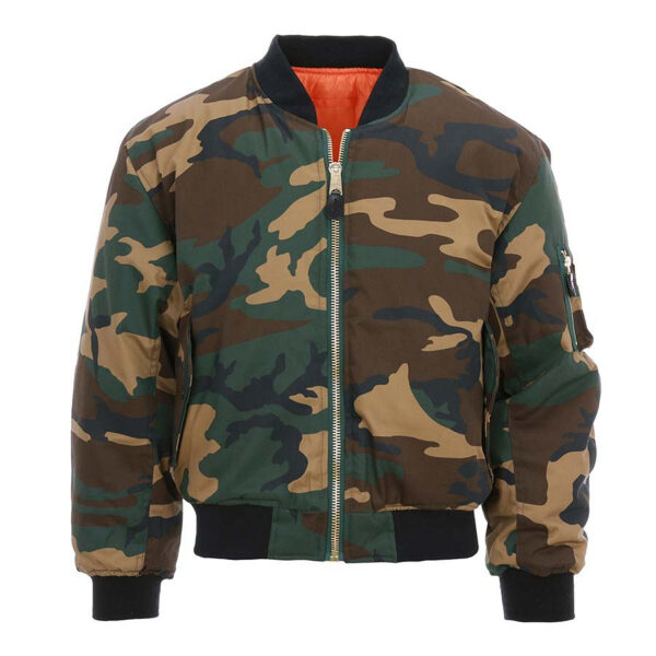 1214031 51 01 <div class="colordesc"> <big><strong>Fostex Garments® MA-1 Bomber Jack</strong></big> <hr /> <big>Bomber jas Woodland gemaakt van 65% polyester en 35% katoen.</big> <big>Voorzien van een lage kraag en 2 grote steekzakken op de voorzijde. </big> <big>De binnenvoering van de jas is oranje van kleur. Deze opvalllende kleur heeft een reden, zo konden piloten die hulp nodig hadden makkelijk gezien worden door hulptroepen. De jas is dus ook binnenstebuiten te dragen.</big> </div> <div></div> <div><strong>Twijfel je over de maat, bestel dan één maatje groter. De jas valt wat kleiner uit.</strong></div> <div><a title="Maattabel" href="https://dedump.nl/wp-content/uploads/2020/04/deDump.nl-Fostex-MA-1-Bomber-Jack-maattabel.pdf" target="_blank" rel="noopener noreferrer"><button><span style="color: #ef471f; font-size: medium;"><strong>Maattabel</strong></span></button></a></div>