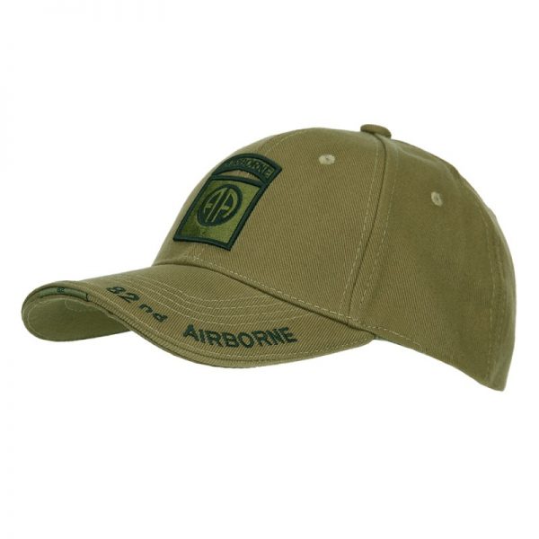 215120 Baseball cap 82nd Airborne groen <h3 data-start="0" data-end="58"><strong data-start="4" data-end="56">Baseball Cap 82nd Airborne – Stoer & Comfortabel</strong></h3> <p data-start="60" data-end="332">Deze <strong data-start="65" data-end="81">baseball cap</strong> is gemaakt van <strong data-start="97" data-end="112">100% katoen</strong>, wat zorgt voor een <strong data-start="133" data-end="177">comfortabele pasvorm en ademend vermogen</strong>. De cap is <strong data-start="189" data-end="204">verstelbaar</strong>, zodat hij altijd goed aansluit. Op de voorkant is een <strong data-start="260" data-end="269">print</strong> van de legendarische <strong data-start="291" data-end="317">82nd Airborne Division</strong> aangebracht.</p> <h3 data-start="334" data-end="374"><strong data-start="338" data-end="372">Over de 82nd Airborne Division</strong></h3> <p data-start="375" data-end="677">De <strong data-start="378" data-end="404">82nd Airborne Division</strong> is een <strong data-start="412" data-end="442">elite luchtlandingsdivisie</strong> van het <strong data-start="451" data-end="472">Amerikaanse leger</strong>, gespecialiseerd in <strong data-start="493" data-end="516">parachute-aanvallen</strong> op vijandelijk gebied. Deze divisie staat bekend om zijn <strong data-start="574" data-end="603">uitzonderlijke mobiliteit</strong> en kan binnen <strong data-start="618" data-end="654">18 uur wereldwijd worden ingezet</strong> bij crisissituaties.</p> <p data-start="679" data-end="1002">De eenheid werd opgericht op <strong data-start="708" data-end="727">5 augustus 1917</strong>, tijdens de Eerste Wereldoorlog, en speelde later een cruciale rol in <strong data-start="798" data-end="824">de Tweede Wereldoorlog</strong>. Omdat de eerste soldaten uit alle 48 Amerikaanse staten kwamen, kreeg de divisie de bijnaam <strong data-start="918" data-end="936">"All-American"</strong>, wat terug te zien is in de kenmerkende <strong data-start="977" data-end="999">"AA" schouderpatch</strong>.</p> <p data-start="1004" data-end="1204">Tegenwoordig wordt de <strong data-start="1026" data-end="1052">82nd Airborne Division</strong> wereldwijd ingezet voor militaire operaties en missies, waaronder recente opdrachten in <strong data-start="1141" data-end="1149">Irak</strong> ter ondersteuning van de Iraakse veiligheidstroepen.</p>