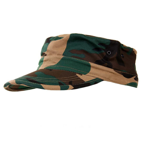 215172 51 02 De Kinderpet Camo is een modieuze cap met een stoere militaire uitstraling, perfect voor elke outfit. Gemaakt van 100% katoen, biedt deze lichtgewicht pet optimaal comfort voor uw kind. Verkrijgbaar in verschillende kleuren en met een one size fits all ontwerp, is deze kinderpet ideaal voor avontuurlijke dagen in de buitenlucht.
