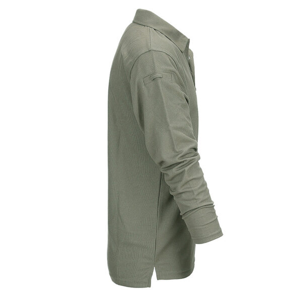 133406 11 03 Tactical polo Quick Dry van 100% polyester Groen. Optimale bewegingsvrijheid door de zachte stretch stof. Quick Dry materiaal is sneldrogend en vochtregulerend. Beide mouwen zijn voorzien van een pennen vakje. Tevens zit er op de linker mouw klittenband. <a title="Maattabel" href="https://dedump.nl/wp-content/uploads/2022/06/133406-Tactical-polo-Quick-Dry-lange-mouw-maattabel.pdf" target="_blank" rel="noopener noreferrer"><button><span style="color: #ef471f; font-size: medium;"><strong>Maattabel</strong></span></button></a>
