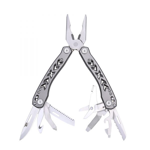 111453226 TF 2215 9 in 1 multi tool <strong>Task Force 2215® MultiTool</strong> <hr /> Met een multitool heb je de belangrijkste soorten gereedschap in een handzame tool. Multitools zijn ontwikkeld voor situaties dat er geen schroevendraaier, mes, zaag of tang voorhanden is. Ideaal voor situaties tijdens vakanties, hiking, vissen, schietbaan, of andere outdoor activiteiten. <strong>Deze 9 in 1 Multi Tool bevat de volgende tools:</strong> <ul> <li>Puntbek tang met draadknipper</li> <li>Mini-meetlat in centimeters en Inches met geintegreerde platte schroevendraaier en vijl</li> <li>Gekarteld mes</li> <li>Flessenopener met geintegreerde kleine platte schroevendraaier</li> <li>Schaartje</li> <li>Zaagblad</li> <li>Mes</li> <li>Philips head (kruiskop) schroevendraaier</li> <li>Band snijder/Draadstripper</li> </ul> <strong>Afmetingen:</strong> Geopend: 15cm Ingeklapt: 10.5cm <strong>Materiaal soort:</strong> Bekken en hanvat: <em>420ss Stainless Steel</em> Gereedschap materiaal :<em> 420J2 Stainless Steel</em> <img class="" src="https://www.mupload.nl/img/lwkaai.png" width="200" height="106" />