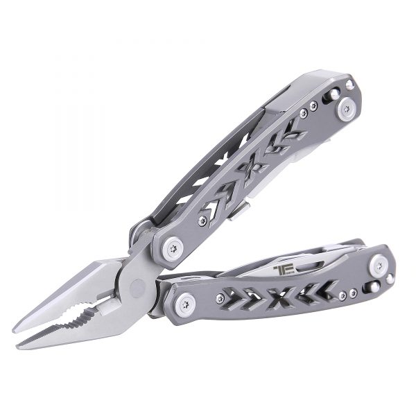 111453226 TF 2215 9 in 1 multi tool2 <strong>Task Force 2215® MultiTool</strong> <hr /> Met een multitool heb je de belangrijkste soorten gereedschap in een handzame tool. Multitools zijn ontwikkeld voor situaties dat er geen schroevendraaier, mes, zaag of tang voorhanden is. Ideaal voor situaties tijdens vakanties, hiking, vissen, schietbaan, of andere outdoor activiteiten. <strong>Deze 9 in 1 Multi Tool bevat de volgende tools:</strong> <ul> <li>Puntbek tang met draadknipper</li> <li>Mini-meetlat in centimeters en Inches met geintegreerde platte schroevendraaier en vijl</li> <li>Gekarteld mes</li> <li>Flessenopener met geintegreerde kleine platte schroevendraaier</li> <li>Schaartje</li> <li>Zaagblad</li> <li>Mes</li> <li>Philips head (kruiskop) schroevendraaier</li> <li>Band snijder/Draadstripper</li> </ul> <strong>Afmetingen:</strong> Geopend: 15cm Ingeklapt: 10.5cm <strong>Materiaal soort:</strong> Bekken en hanvat: <em>420ss Stainless Steel</em> Gereedschap materiaal :<em> 420J2 Stainless Steel</em> <img class="" src="https://www.mupload.nl/img/lwkaai.png" width="200" height="106" />