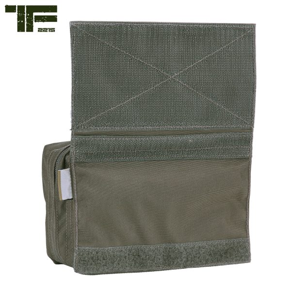 11359551 TF 2215 Utility pouch 223 <big><strong>Task Force 2215® Utility Pouch</strong> Deze TF-2215 Utility Pouch kan bevestigd worden op TF-2215 Modular Rig, maar ook op andere vesten en platen die over klittenband beschikken.</big> <strong>Materiaal: </strong>100% Cordura Nylon 500 DEN. <strong>Kenmerken:</strong> <ul> <li><big>Gemaakt van duurzaam 500D Cordura materiaal</big></li> <li><big>YKK rits</big></li> <li><big>Sterk klittenband rugpaneel</big></li> <li><big>10 x 10 cm klittenband paneel aan de voorkant voor meerdere patches</big></li> <li><big>Groot opbergvak met rits met daarin twee klittenband panelen (10 x 16 cm)</big></li> <li><big>Kan geplaatst worden op vesten met klittenband of op een riem</big></li> </ul> <img class="" src="https://www.mupload.nl/img/lwkaai.png" alt="" width="100" height="53" /><img src="https://static.wixstatic.com/media/01c654_09e0c314f80d42249d1a491f181a41f7~mv2.png/v1/fill/w_138,h_54,al_c,q_80,usm_0.66_1.00_0.01/Cordura.webp" alt="Cordura" /> Coyote <a href="https://dedump.nl/wp-content/uploads/2019/07/coyote_112.jpg"><img class="alignnone size-full wp-image-22518" src="https://dedump.nl/wp-content/uploads/2019/07/coyote_112.jpg" alt="" width="50" height="50" /></a> Ranger Green <a href="https://dedump.nl/wp-content/uploads/2019/07/forest-green.jpg"><img class="alignnone size-full wp-image-18943" src="https://dedump.nl/wp-content/uploads/2019/07/forest-green.jpg" alt="" width="171" height="26" /></a>