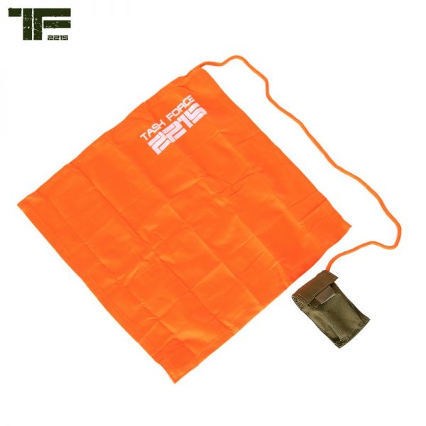 469625 TF 2215 Kill Rag1 <big><strong>Task Force 2215® Kill Rag</strong> Een Kill Rag wordt gebruikt om aan te geven dat je een ‘hit’ hebt. Door de felle oranjekleur kunnen medespelers zien dat je geraakt belt. </big> <ul> <li><big>Gemaakt van nylon/polyester</big></li> <li><big>Licht van gewicht</big></li> <li><big>Compact</big></li> <li><big>D.m.v. een koord zit het doekje vast en voorkomt verlies in het speelveld</big></li> <li><big>MOLLE-compatible daardoor gemakkelijk op elke vest/rig te bevestigen</big></li> </ul> ​<img class="" src="https://www.mupload.nl/img/lwkaai.png" alt="" width="100" height="53" /> Coyote <a href="https://dedump.nl/wp-content/uploads/2018/07/coyote_112-e1567862860556.jpg"><img class="alignnone size-full wp-image-22519" src="https://dedump.nl/wp-content/uploads/2018/07/coyote_112-e1567862860556.jpg" alt="" width="50" height="50" /></a> Ranger Green <a href="https://dedump.nl/wp-content/uploads/2019/07/forest-green.jpg"><img class="alignnone size-full wp-image-18943" src="https://dedump.nl/wp-content/uploads/2019/07/forest-green.jpg" alt="" width="171" height="26" /></a>