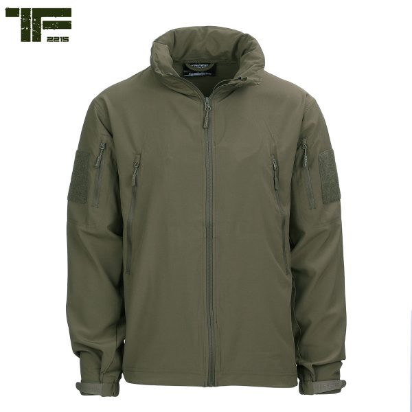 1111129871 TF 2215 Bravo One jacket3 <big><strong>Task Force 2215® Bravo One Jack</strong> De TF-2215 Bravo One Jacket is zeer licht van gewicht en is ideaal voor verschillende outdoor activiteiten, zoals reizen, hiken en op de schietbaan. Dit dunne jack draagt zeer licht en is speciaal ontworpen als laag of om te dragen bij wat warmer weer. De bewegingsvrijheid in deze jas is erg fijn en hij draagt zeer comfortabel dankzij het deels elastische materiaal.</big> <strong>Materiaal:</strong> 96% polyester en 4% elastisch materiaal <strong>Kleuren:</strong> Ranger green en Coyote <strong>Kenmerken:</strong> <ul> <li><big>Twee schuine zakken aan de voorkant met ritssluiting</big></li> <li><big>Twee zakken op de armen met ritssluiting</big></li> <li><big>YKK ritssluiting</big></li> <li><big>Ingebouwde capuchon met memory wire</big></li> <li><big>Manchetten met klittenbandsluiting</big></li> <li><big>Klittenband panelen op de armen</big></li> <li><big>Opvouwbaar design wat handig is voor reizen</big></li> </ul> <img class="" src="https://www.mupload.nl/img/lwkaai.png" alt="" width="100" height="53" />  <img class="" src="https://logos-download.com/wp-content/uploads/2016/11/YKK_logo_logotype.png" alt="" width="100" height="29" /> Ranger Green