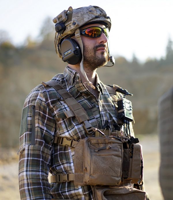 111129784 TF 2215 Modular Rig 42431 <big><strong>Task Force 2215® Modular Rig </strong> Deze modulaire rig is ontworpen om aangepast te worden naar wens. De traditionele MOLLE pouches maar ook de moderne klittenband pouches kunnen er op bevestigd worden. Met deze opties kun je je vest klaarmaken voor je missie.</big> <strong>Materiaal:</strong> 500D Cordura <strong>Kenmerken:</strong> <ul> <li><big>Gemaakt van 500D Cordura materiaal</big></li> <li><big>Hoge kwaliteit gespen</big></li> <li><big>Sterk klittenband paneel</big></li> <li><big>Modulair design zodat al je pouches passen</big></li> <li><big>Verstelbare taillebanden</big></li> <li><big>Scharnieren in de schouders voor comfortabel draagcomfort</big></li> <li><big>Gevulde schouders (verwijderbaar)</big></li> </ul> ​<img class="" src="https://www.mupload.nl/img/lwkaai.png" alt="" width="100" height="53" /> <img src="https://static.wixstatic.com/media/01c654_09e0c314f80d42249d1a491f181a41f7~mv2.png/v1/fill/w_138,h_54,al_c,q_80,usm_0.66_1.00_0.01/Cordura.webp" alt="Cordura" /> Coyote https://youtu.be/hcWPwkKsd0A