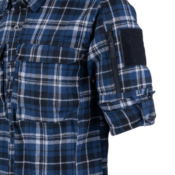 135505 102 08 <h3 data-start="0" data-end="70"><strong data-start="4" data-end="68">TF-2215 Flannel Contractor Overhemd – Tactisch & Functioneel</strong></h3> <p data-start="72" data-end="502">Het <strong data-start="76" data-end="115">TF-2215 Flannel Contractor Overhemd</strong> is speciaal ontwikkeld voor de <strong data-start="147" data-end="176">actieve outdoorliefhebber</strong> die waarde hecht aan <strong data-start="198" data-end="248">comfort, functionaliteit en een robuust design</strong>. Dit <strong data-start="254" data-end="300">hoge kwaliteit flanellen katoenen overhemd</strong> is niet alleen <strong data-start="316" data-end="339">duurzaam en ademend</strong>, maar ook voorzien van diverse <strong data-start="371" data-end="398">tactische eigenschappen</strong> die het perfect maken voor <strong data-start="426" data-end="499">outdoor avonturen, survival, airsoft, reizen en professioneel gebruik</strong>.</p> <p data-start="504" data-end="847">Dit veelzijdige overhemd combineert <strong data-start="540" data-end="597">een klassieke uitstraling met moderne functionaliteit</strong>, waardoor het zowel in het <strong data-start="625" data-end="680">dagelijks leven als tijdens uitdagende activiteiten</strong> een uitstekende keuze is. Dankzij de <strong data-start="718" data-end="778">praktische zakken met ritssluiting en klittenbandpanelen</strong> kun je <strong data-start="786" data-end="844">kleine gear, documenten of accessoires veilig opbergen</strong>.</p>