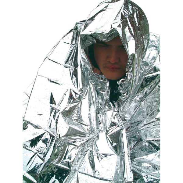319391 BCB Emergency blanket CL0411 <big>BCB Emergency deken zilver/chrome. Lichtgewicht en compact deken welke in een noodsituatie gebruikt kan worden om warm te blijven. Houdt tot 90% van de lichaamswarmte vast.</big> <strong>Kenmerken:</strong> <ul> <li><big>Lichtgewicht folie </big></li> <li><big>NATO approved: NSN-7210-99-991-0460</big></li> <li><big>Grootte: 202 cm x 132 cm</big></li> </ul>
