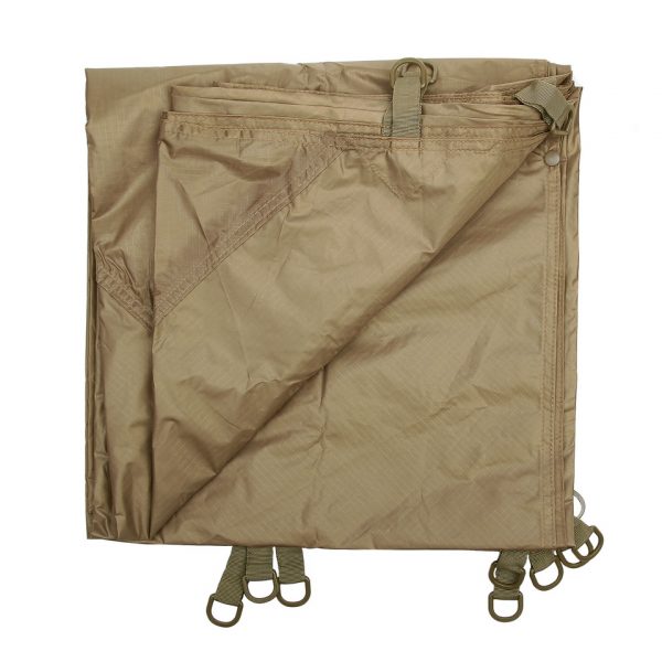 319562 TF 2215 Tarp6 <strong><big>TF-2215 Tarp </big></strong> <hr /> <big>Deze lichtgewicht tarp Wolf Brown is ontworpen voor actieve outdoor mensen die graag de wildernis in trekken. Met de TF-2215 tarp kun je in no time een tijdelijk onderkomen maken. Het zeil is ideaal voor diverse buitensport activiteiten zoals trekking, vissen/jacht of als nood onderkomen.</big> <big>De tarp is gemaakt van 210T polyester rip-stop met PP webbing voor het buitenkant. Polyester oxford met PP-band voor buitenzak.</big> <strong>Afmeting zeil:</strong> 3 x 3 meter (10x10 feet) <strong>Tarp is verpakt in een pouch met Molle systeem en heeft de volgende inhoud:</strong> <ul> <li><big>1x Tarp / zeil 3 x 3 m</big></li> <li><big>6x aluminium haring</big></li> <li><big>1x touw 12m (zelf op maat te knippen)</big></li> </ul> <big><strong>Kenmerken:</strong></big> <ul> <li><big>Drukknopen zodat het gemakkelijker bij elkaar blijft en op te vouwen is.</big></li> <li><big>Inclusief Molle foudraal om het gemakkelijk op te bergen</big></li> <li><big>Te bevestigen aan elke Molle compatible rugzak</big></li> <li><big>Verstevigde hoeken met O-ringen en lussen met D-ringen</big></li> </ul>