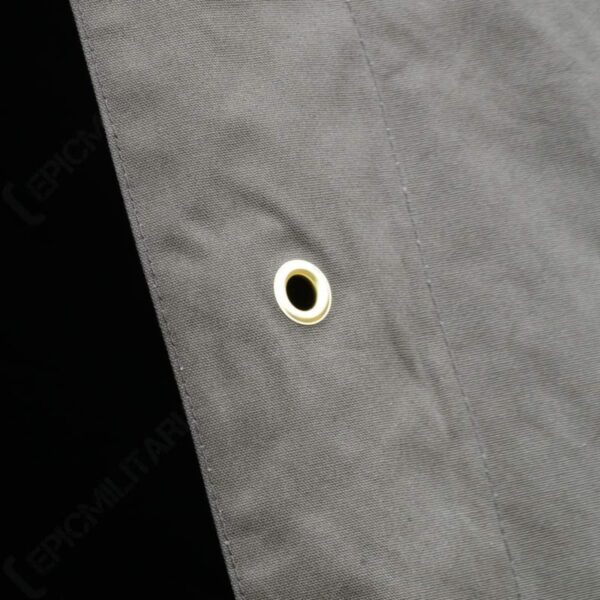 US OD ′SMALL WALL′ ARMY TENT7 Ontdek onze Small Wall Legertent, een stevige en duurzame tent die perfect is voor kampeerders die op zoek zijn naar een compacte oplossing. Gemaakt van 100% katoen met een polyurethaan coating en een 100% stalen frame, biedt deze tent bescherming tegen de elementen en is hij bestand tegen alle weersomstandigheden. Met een oppervlakte van 7,3 m2 (2,7 x 2,7 m) en een hoogte van 2,4 m in het midden en 1 m aan de zijkanten, biedt deze tent voldoende ruimte voor 2 personen en hun bagage. Het heeft ook een head of water van 300 mm, wat betekent dat het bestand is tegen zware regenval. De tent wordt geleverd met alles wat u nodig heeft, inclusief een draagtas van 100% katoen, en heeft een totaal gewicht van 29 kg en een lengte van 1,5 meter wanneer alles in de tas zit. De afmetingen van de verpakking zijn 140 x 30 x 20 cm. De Small Wall Legertent is gemakkelijk op te zetten en af te breken, en is een ideale keuze voor kampeerders die op zoek zijn naar een compacte, draagbare oplossing. Bestel nu en geniet van gratis verzending en een levertijd die we in overleg met u bepalen. Flysheet: 100% Katoen, Polyurethaan gecoated Frame: 100% staal Draagtas: 100% katoen – Afmetingen:  2,7 x 2,7 x 2,4 x 1 m – Oppervlakte 7,3 m2 (2,7 x 2,7 m) – Hoogte midden: 2,4 m – Hoogte zijkanten: 1 m Afmeting verpakking: 140 x 30 x 20cm Head of water: 300 mm gewicht: 29 kg Alles is in één tas verpakt. totaal 33 kg en 1,5 meter lang. <strong>Levertijd in overleg! Gratis verzending!</strong>