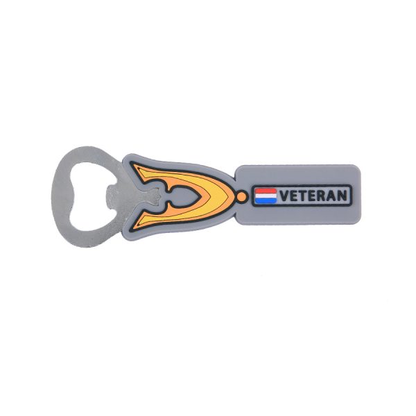 416120 Flesopener 3D PVC Dutch Veteran <big>Traditionele RVS flesopener met een mooi design PVC grip.</big> <big><strong>Afmeting:</strong> 12 cm</big>