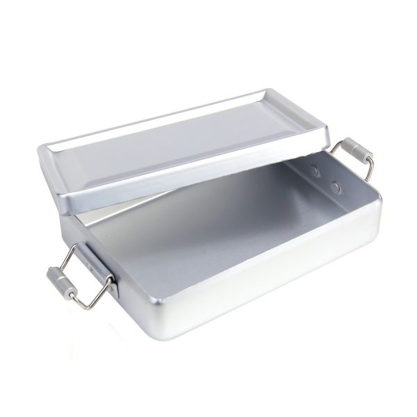 469472 BCB Mini mess box CN5502 Een hoogwaardig, super lichtgewicht, luchtdicht aluminium blik met rolsluitingen. De box heeft een rubberen afdichting in het deksel en is handig als opbergblik voor persoonlijke overlevingsuitrusting. Kan in geval van nood als kookpot worden gebruikt. <strong>Afmetingen: </strong>13 x 9,5 x 3 cm <strong>Gewicht:</strong> 95 g <a href="https://dedump.nl/wp-content/uploads/2021/01/BCB.png"><img class="alignnone size-full wp-image-35393" src="https://dedump.nl/wp-content/uploads/2021/01/BCB.png" alt="" width="94" height="50" /></a>
