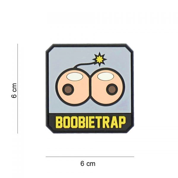 444130 7411 Embleem 3D PVC Boobietrap 7124 Embleem PVC met klittenband aan de achterzijde.