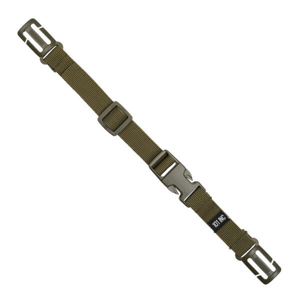359975 11 01 Deze universele sternum strap Groen of Zwart kan je monteren op je rugzak en biedt extra ondersteunig bij het dragen van de rugtas. Vooral als er wat meer gewicht in de tas zit, is een sternum strap een must have om rugklachten te voorkomen. <strong>Toepassing:</strong> Op de meeste tactical rugzakken te installeren, verstelbaar.