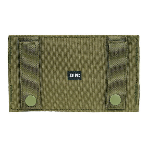 359998 11 02 <strong>MOLLE Patch Adapter Hook & Loop Big – Ideaal voor Patches en Pouches</strong> Met de <strong>MOLLE Patch Adapter Hook & Loop Big</strong> breid je eenvoudig de functionaliteit van je <strong>rugzak</strong> of <strong>tactical vest</strong> uit. Dit handige klittenbandpaneel is speciaal ontworpen om te worden bevestigd aan <strong>MOLLE-systemen</strong>, zodat je gemakkelijk patches, emblemen of kleine pouches kunt toevoegen. Perfect voor iedereen die flexibiliteit en maatwerk belangrijk vindt in hun uitrusting.