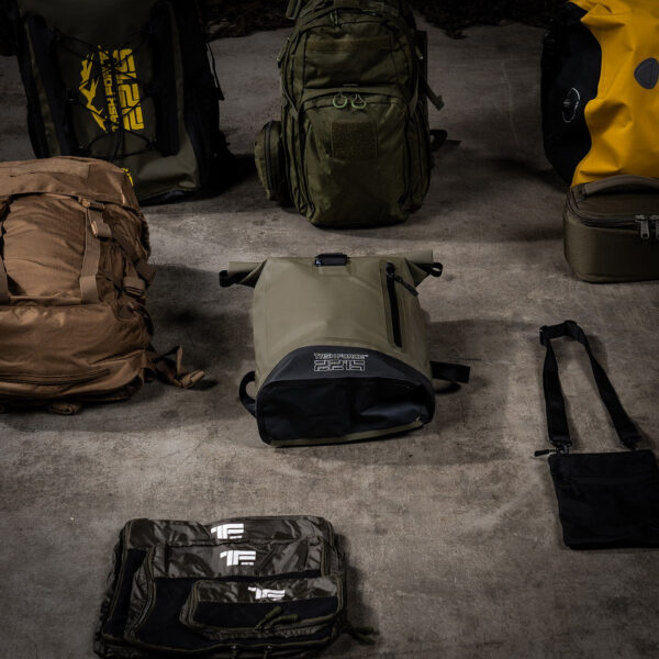 351743 11 07 <strong>TF-2215 Urban Creek Drybag 18L – Waterdichte Rugtas met Stijl</strong> De <strong>TF-2215 Urban Creek Drybag 18L</strong> is de perfecte combinatie van functionaliteit, duurzaamheid en stijl. Deze trendy <strong>urban style rugtas</strong> is ideaal voor regenachtige dagen en outdooractiviteiten waarbij water een rol speelt. Dankzij het <strong>waterdichte PVC-materiaal</strong>, de <strong>gesealde naden</strong> en het innovatieve <strong>sluitsysteem</strong>, blijft de inhoud van je tas droog, zelfs in de meest uitdagende omstandigheden. <table class="table table-striped"> <tbody> <tr> <td>Materiaal</td> <td>100% PVC / 100% nylon webbing</td> </tr> </tbody> </table> https://youtu.be/S2xPhELOmUs