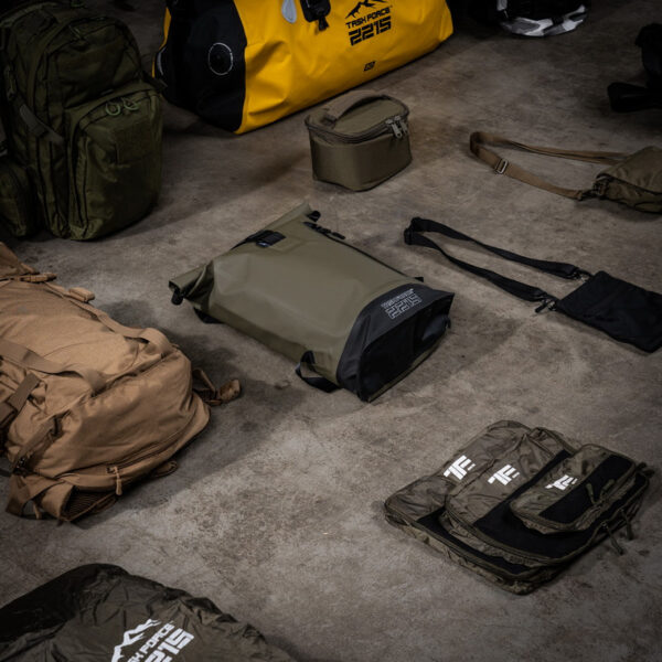 TF 2215 Urban Creek Drybag 18L14 <strong>TF-2215 Urban Creek Drybag 18L – Waterdichte Rugtas met Stijl</strong> De <strong>TF-2215 Urban Creek Drybag 18L</strong> is de perfecte combinatie van functionaliteit, duurzaamheid en stijl. Deze trendy <strong>urban style rugtas</strong> is ideaal voor regenachtige dagen en outdooractiviteiten waarbij water een rol speelt. Dankzij het <strong>waterdichte PVC-materiaal</strong>, de <strong>gesealde naden</strong> en het innovatieve <strong>sluitsysteem</strong>, blijft de inhoud van je tas droog, zelfs in de meest uitdagende omstandigheden. <table class="table table-striped"> <tbody> <tr> <td>Materiaal</td> <td>100% PVC / 100% nylon webbing</td> </tr> </tbody> </table> https://youtu.be/S2xPhELOmUs