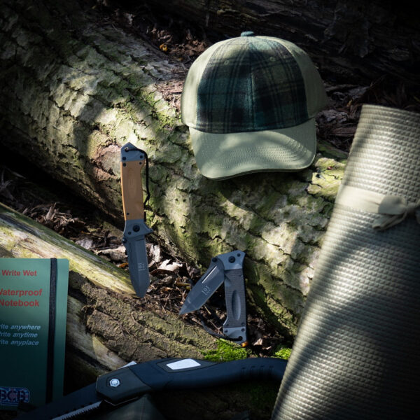 Slaapmat M 90 10MM13 <h3 data-start="0" data-end="61"><strong data-start="4" data-end="55">Slaapmat M-90 10MM – Lichtgewicht & Comfortabel</strong> ️</h3> <p data-start="63" data-end="341">De <strong data-start="66" data-end="83">M-90 Slaapmat</strong> is een <strong data-start="91" data-end="130">stevige, lichtgewicht en isolerende</strong> mat, ideaal voor <strong data-start="148" data-end="199">kamperen, hiking, trekking en outdoor avonturen</strong>. Deze mat biedt uitstekende bescherming tegen de <strong data-start="249" data-end="271">koude, natte grond</strong> en zorgt voor extra <strong data-start="292" data-end="319">comfort en schokdemping</strong> tijdens het slapen.</p> <p data-start="343" data-end="545">Gemaakt van <strong data-start="355" data-end="381">hoogwaardig XPE-schuim</strong>, is deze <strong data-start="391" data-end="447">duurzaam, waterafstotend en gemakkelijk op te rollen</strong>. Door het <strong data-start="458" data-end="496">lichte gewicht en compacte formaat</strong> is hij eenvoudig mee te nemen op je avonturen.</p>