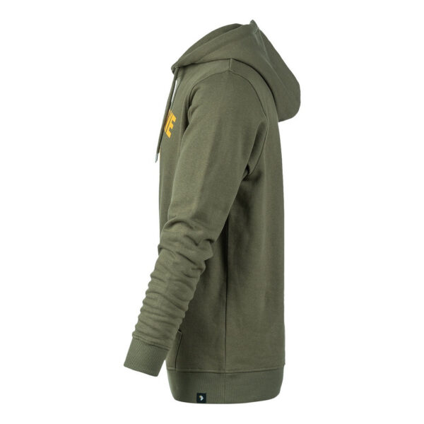 131387 11 02 <big>Comfortabele hoodie Dark Grey gemaakt van 60% katoen en 40% polyester. Deze hoodie is een basic item wat zowel door mannen als vrouwen kan worden gedragen. De hoodie kan gedragen worden voor als werktrui maar ook casual op een spijkerbroek.</big> <big>De hoodie is voorzien van een screaming eagle print. De screaming eagle is bekend van de 101st Airborne Divisie. Deze infanteriedivisie van het Amerikaanse leger is ingezet bij de Tweede Wereldoorlog, de Vietnam- oorlog en de oorlogen van Irak en Afghanistan</big> <big><strong>Kenmerken:</strong></big> <ul> <li><big>Aangename stevige stof en met zachte opgeruwde binnenkant</big></li> <li><big>​Capuchon met koord</big></li> <li><big>​Opgenaaide kangoeroezak voorop</big></li> <li><big>Stofdikte 320 g/m²</big></li> </ul>