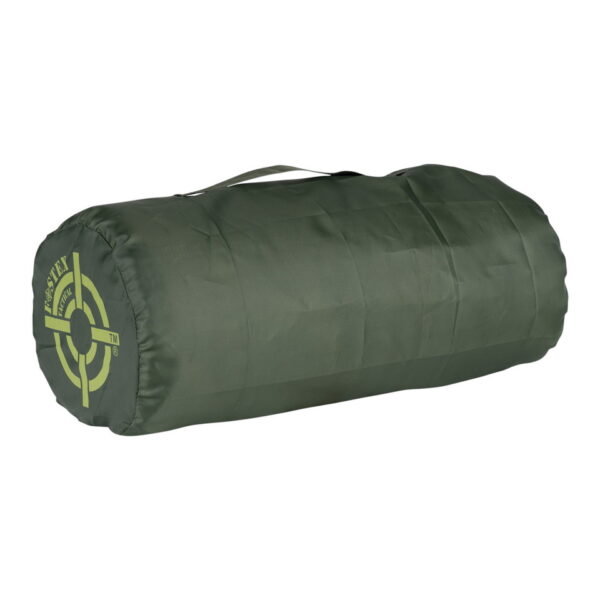 313250 Fleece deken camouflage2 Met de Fleece deken camouflage geniet je van comfort en warmte, waar je ook bent. Deze deken is vervaardigd uit hoogwaardig polyester met een dichtheid van 250g/m2, waardoor hij zacht en isolerend is. De royale afmeting van 170 x 130 cm maakt deze deken perfect om op te krullen op de bank, in bed of mee te nemen tijdens kamperen, picknicken, of andere buitenactiviteiten. De camouflageprint voegt een vleugje avontuurlijke stijl toe aan je deken. Of je nu op zoek bent naar extra comfort thuis, warmte tijdens een koude nacht onder de sterren, of gewoon een handige deken voor onderweg, de Fleece deken camouflage is de perfecte metgezel. Wikkel jezelf in deze zachte en knusse deken en geniet van elk moment.