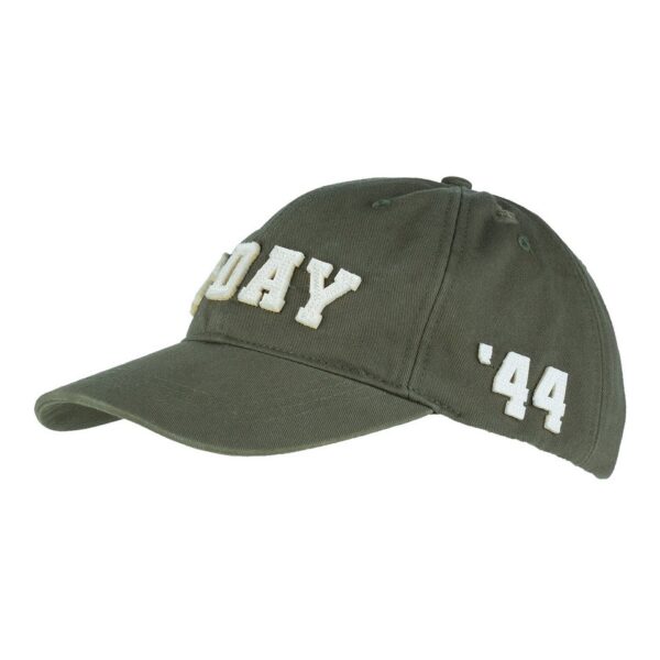 Baseball cap D Day stonewashed 44 1 De Baseball cap D-Day stonewashed '44 is een eerbetoon aan een historisch moment. Met zijn stonewashed effect en meerdere D-Day emblemen, voegt deze pet een vleugje nostalgie en stijl toe aan elke look.