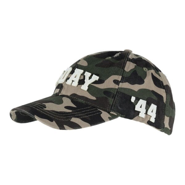 Baseball cap D Day stonewashed 44 camouflage De Baseball cap D-Day stonewashed '44 camouflage is een stoere pet met een stonewashed effect en camouflage kleur, versierd met meerdere emblemen van D-Day. Een must-have voor een casual en historische look.