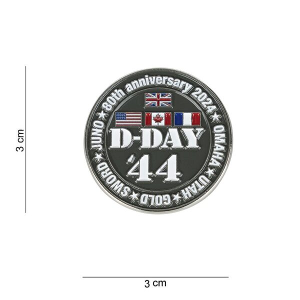 Embleem metaal D Day 80 pin 5 beaches 5074 Het Embleem Metaal D-Day 80 Pin 5 Beaches #5074 is een prachtige metalen pin, speciaal ontworpen ter herdenking van 80 jaar D-Day. Met zijn vlindersluiting is deze pin gemakkelijk te bevestigen op kleding, petten en tassen.